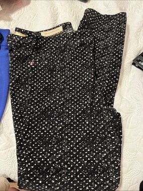 Pilcro and the Letterpress Black & White Diamond-Pattern “serif” Skinny Pants